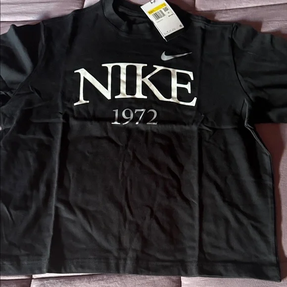 Nike Oversize Women's Black Tee with White Logo - Picture 1 of 5